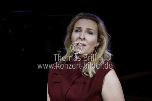 Deutsche Mezzosporanistin Stephanie Lesch gastiert in Begleitung des spanischen Pianistin Ainoa Padrón und des deutschen Schauspielers Andreas Durban im Rahmen der Konzertreihe 