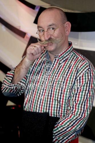 Deutscher Fernsehmoderator Jörg Pilawa moderiert zugunsten der 
