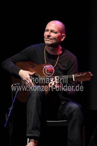 Deutscher Gitarrist Ottmar Liebert gastiert auf seiner 