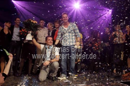 Kölner Moderator Linus (Michael Büttgen) beim Finale der Linus Talentprobe im Theater am Tanzbrunnen Köln (© Thomas Brill)