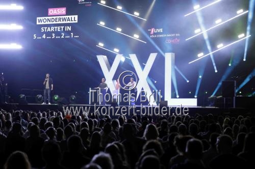 Deutsche Comedian Bastian Bastian Bielendorfer, Felix Lobrecht, Dennis Wolter gastieren bei der 1Live Köln Comedy-Nacht XXL in der Lanxess-Arena Köln (&copy; Thomas Brill)