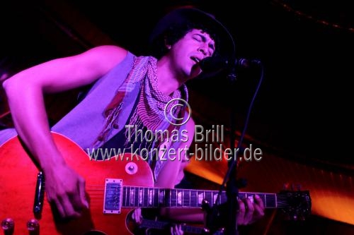Amerikanischer Folk- und Rockmusiker Brian Lopez gastiert auf seiner 