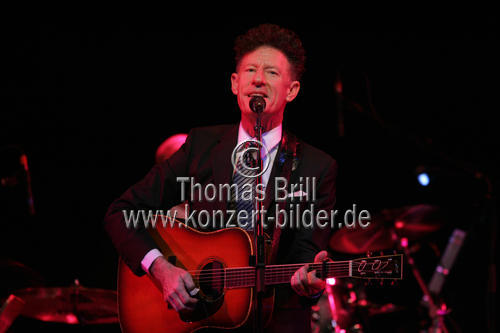 Amerikanische Countrymusiker Lyle Lovett gastiert auf seiner 