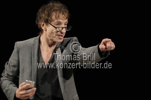 Deutsche Schauspieler Ingolf Lück gastiert mit seinem Programm „Ingolf Lück in Seite Eins“ in der Volksbühne am Rudolfplatz/Millowitsch-Theater Köln (© Thomas Brill)