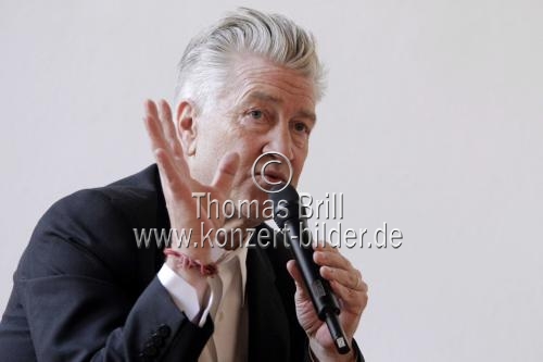 Amerikanische Regisseur David Lynch  im Werkstadtgespräch mit dem Journalisten Andreas Platthaus bei der 20. Cologne Conference im Museum für Angewante Kunst Köln (© Thomas Brill)
