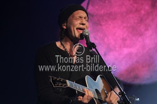 Deutscher Musiker und Songwriter Wolf Maahn gastiert auf seiner 