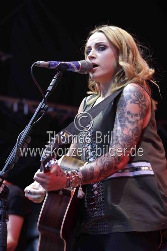 Schottische Singer und Songwriterin Amy MacDonald gastiert auf ihrer 