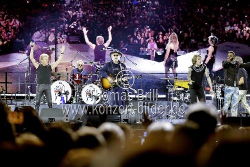 Deutsche Sänger Peter Maffay gastiert mit seiner Band auf seiner 