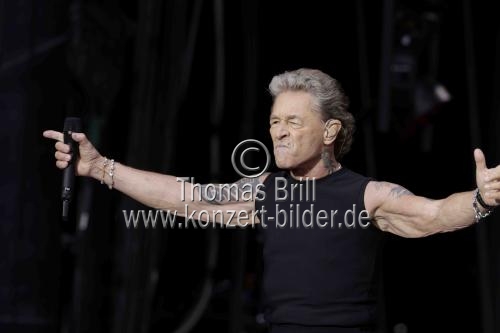 Deutsche Sänger Peter Maffay gastiert mit seiner Band auf seiner 