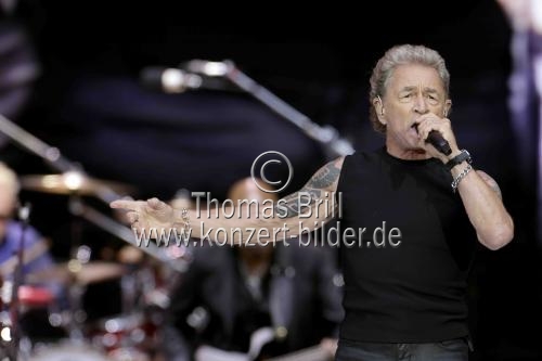 Deutsche Sänger Peter Maffay gastiert mit seiner Band auf seiner 