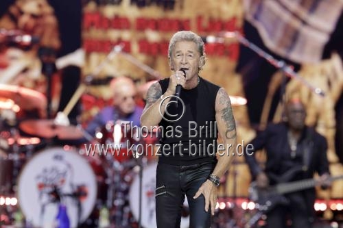 Deutsche Sänger Peter Maffay gastiert mit seiner Band auf seiner 