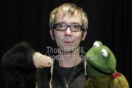 Deutscher Puppenspieler René Marik gastiert mit seinem Programm KasperPop beim 20. Köln Comedy Festival im E-Werk Köln (© Thomas Brill)