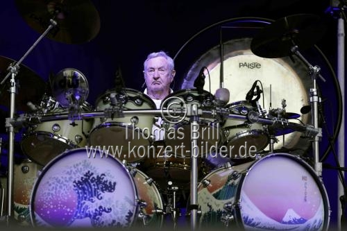Britische Musiker Nick Mason's Saucerful Of Secrets gastiert auf ihrer 