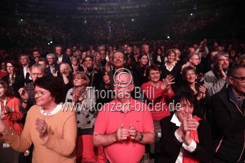 Al McKay´s Earth Wind and Fire Experience gastiert bei der Night of the Proms 2019 in der Lanxess-Arena Köln (© Thomas Brill)