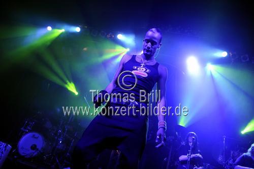 Deutscher Sänger Mark Leon Medlock gastiert auf seiner 