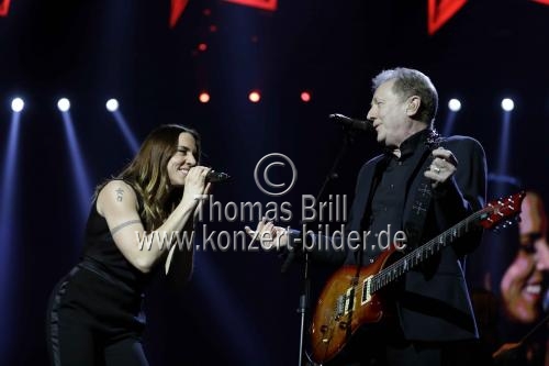 Britische Musiker Melanie Jayne Chisholm und John Miles gastieren bei der Night of the Proms 2017 in der Lanxess-Arena Köln (&copy; Thomas Brill)