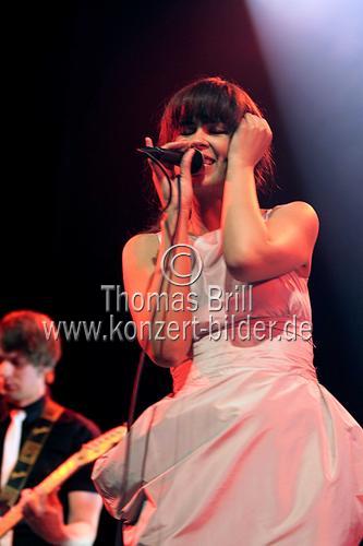 Norwegische Popmusikerin Maria Mena gastiert auf ihrer 