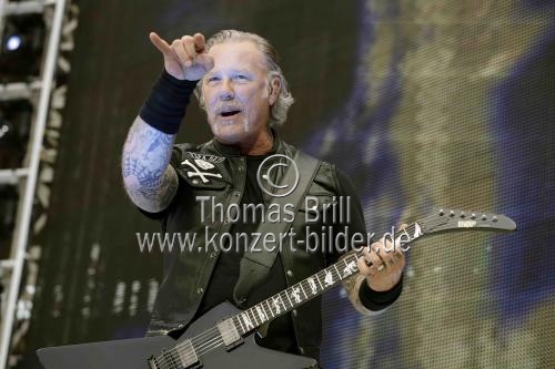 Amerikanische Metal-Band Metallica gastiert auf ihrer „Worldwired“-Tour Open Air in Europe im RheinEnergieStadion Köln (&copy; Thomas Brill)