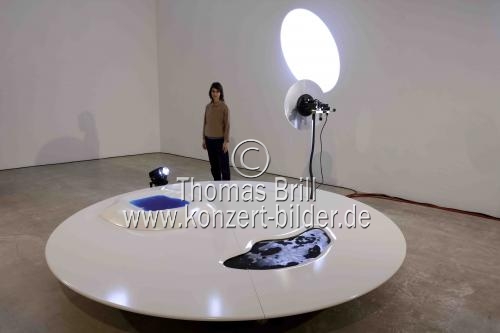 Deutsche Künstlerin Lyoudmila Milanova gastiert mit ihrer Ausstellung „Wir müssen lernen, uns im Kreis zu drehen“ vom 16. September bis 16. Oktober 2021 in der artothek Köln (© Thomas Brill)