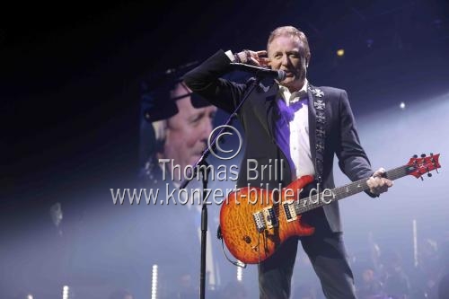 Britsche Rock-Musiker John Miles bei der Night of the Proms 2018 in der Lanxess-Arena Köln (&copy; Thomas Brill)