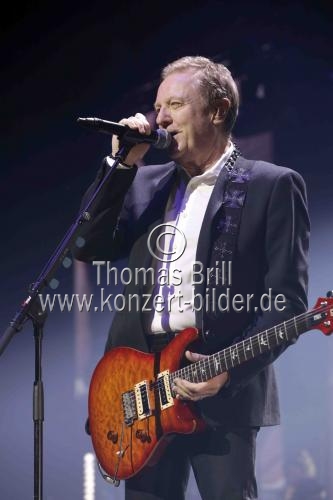 Britsche Rock-Musiker John Miles bei der Night of the Proms 2018 in der Lanxess-Arena Köln (&copy; Thomas Brill)