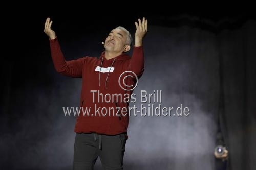 Amerikanische Hundetrainer Cesar Millan gastiert auf seiner 