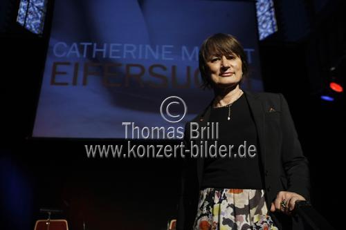Französische Journalistin und Autorin Catherine Millet liest aus ihrem Buch Eifersucht bei der lit.COLOGNE 2010 - Das zehnte Mal in der Kulturkirche Köln (© Thomas Brill)