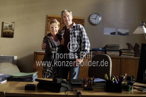 Schauspieler Mariele Millowitsch und Walter Sittler bei den Dreharbeiten zum ZDF-Komödie 