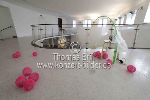 Künstlerin Yin Ming-Ming gastiert mit ihrer Ausstellung „The Fall Of Apple“ vom 24. März bis 30. April 2022 in der artothek Köln (&copy; Thomas Brill)