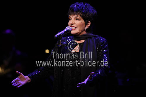 Amerikanische Schauspielerin und Sängerin Liza Minnelli gastiert auf ihrer 