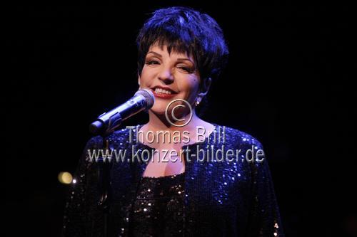 Amerikanische Schauspielerin und Sängerin Liza Minnelli gastiert auf ihrer 