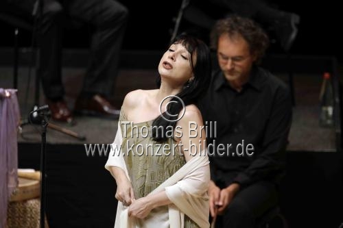 Mísia, Nuria Rial, Vincenzo Capezzuto, Katerina Papadopoulou, Anna Dego gastirern auf der musikalischen Mittelmeerreise 