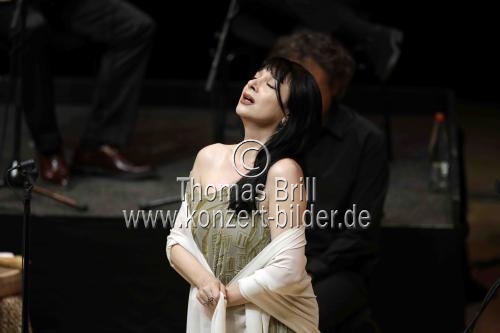 Mísia, Nuria Rial, Vincenzo Capezzuto, Katerina Papadopoulou, Anna Dego gastirern auf der musikalischen Mittelmeerreise 