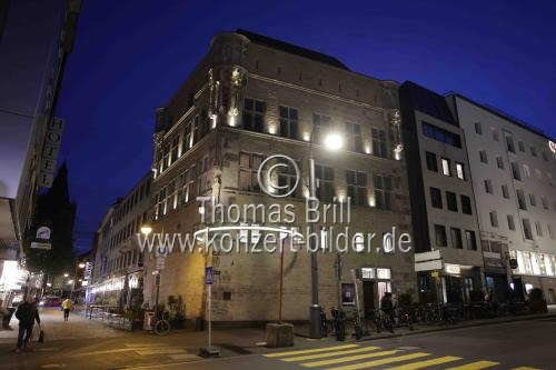 Deutsches Künstlerduo Ursula Molitor & Vladimir Kuzmin gastiert mit ihrem Lichtkunstprojekt 