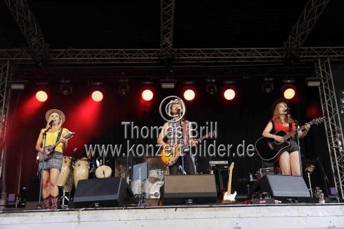 Deutsche Patchwork Country Rock Band More Than Words gastieren auf ihrer 