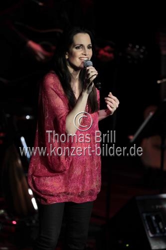 Griechische Schlager-Sängerin Nana Mouskouri gastiert mit ihrer Tochter Lénou auf ihrer 