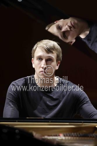 Deutsche Pianist Fabian Müller gastiert in der Kölner Philharmonie (© Thomas Brill)