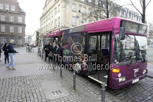 Museumsbus des Wallraf feiert Jubiläum und Auszeichnung vor dem Wallraf-Richartz-Museum, Köln (&copy; Thomas Brill)