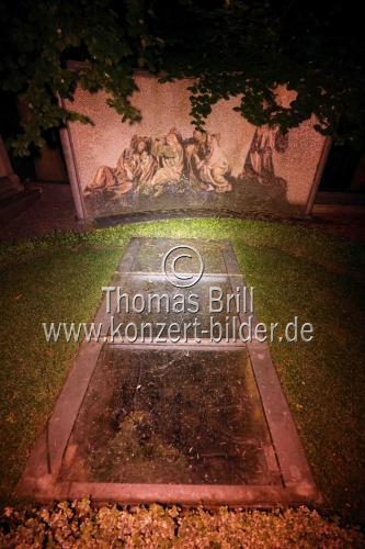 Führung über den ältesten Friedhof der Stadt Köln Nachts auf Melaten auf dem Melatenfriedhof Köln (© Thomas Brill)