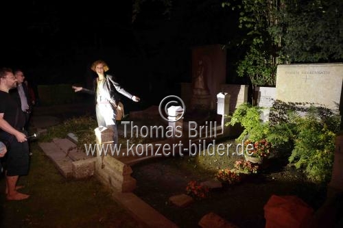 Führung über den ältesten Friedhof der Stadt Köln Nachts auf Melaten auf dem Melatenfriedhof Köln (© Thomas Brill)