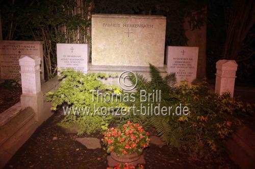 Führung über den ältesten Friedhof der Stadt Köln Nachts auf Melaten auf dem Melatenfriedhof Köln (© Thomas Brill)