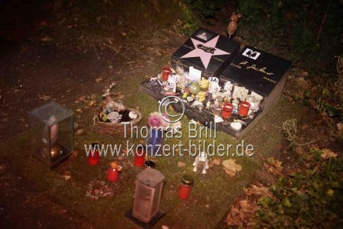Führung über den ältesten Friedhof der Stadt Köln Nachts auf Melaten auf dem Melatenfriedhof Köln (© Thomas Brill)