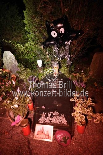 Führung über den ältesten Friedhof der Stadt Köln Nachts auf Melaten auf dem Melatenfriedhof Köln (&copy; Thomas Brill)