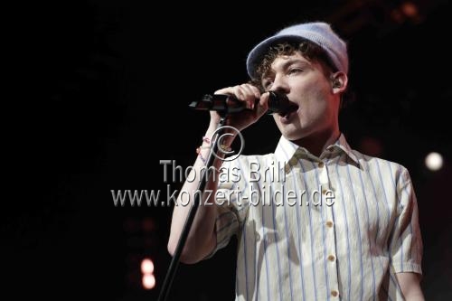 Schweizer singende Person Nemo Mettler alias Nemo gastiert auf ihrer 