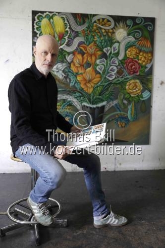 Deutsche Künstler Hartmut Neumann in seinem Atelier in Köln (© Thomas Brill)