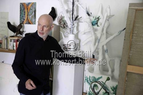 Deutsche Künstler Hartmut Neumann in seinem Atelier in Köln (© Thomas Brill)