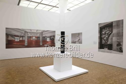 Die Retrospektive über das Lebenswerk des japanisch-amerikanischen Bildhauers 