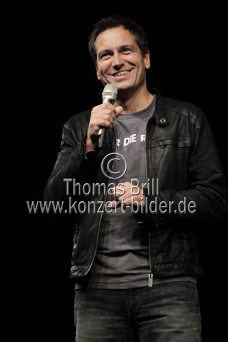 Deutscher Kabarettist Dieter Nuhr gastiert mit seinem Programm 