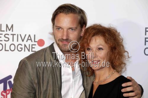 Deutsche Schauspieler Lars Oberhäuser und Heike Trinker bei der Eröffnung des 27. Film Festival Cologne im Filmpalast Köln (© Thomas Brill)