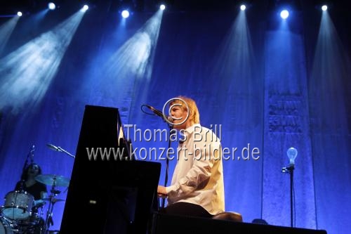 Englische Singer-Songwriter Tom Odell gastiert auf seiner 